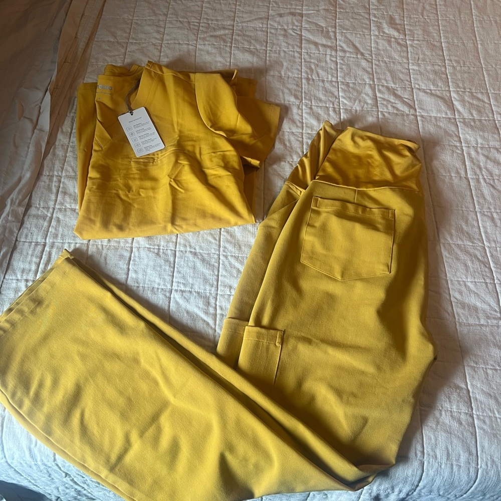 Maternity scrubs